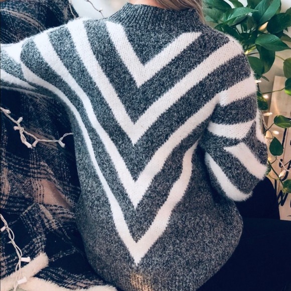 “Samantha” sweater - Picture 3 of 3